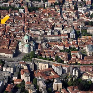 Apartment Ancient Courtyard Bonanomi In Historic Centre Como